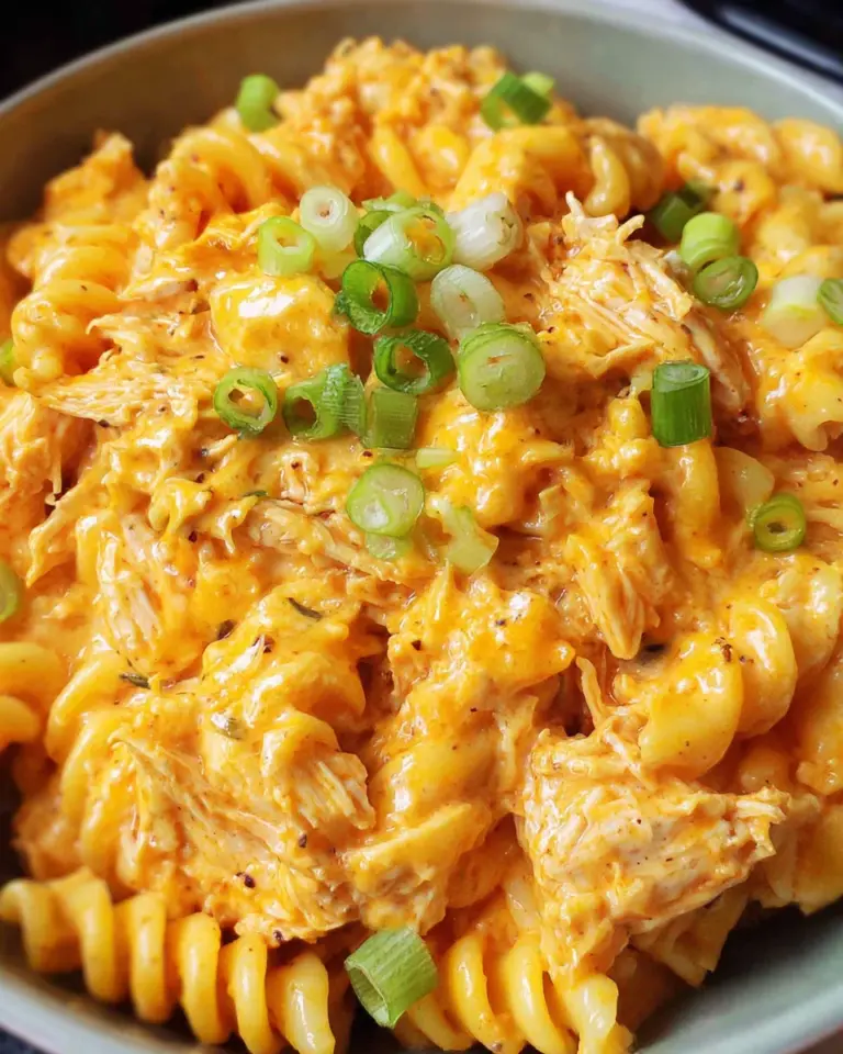 Crock Pot Buffalo Chicken Mac and Cheese